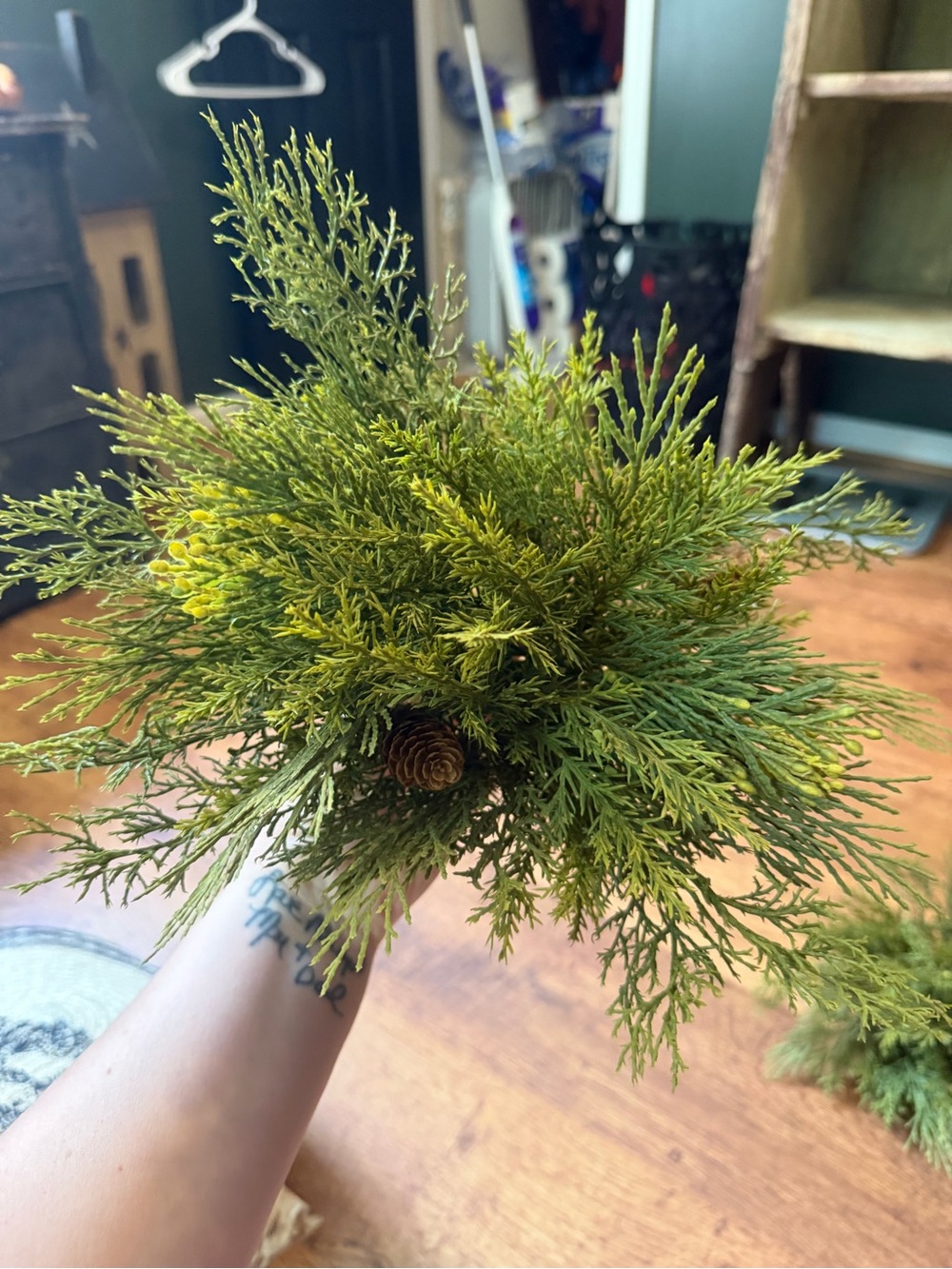 Evergreen Cedar Bunch - Green Home Accent